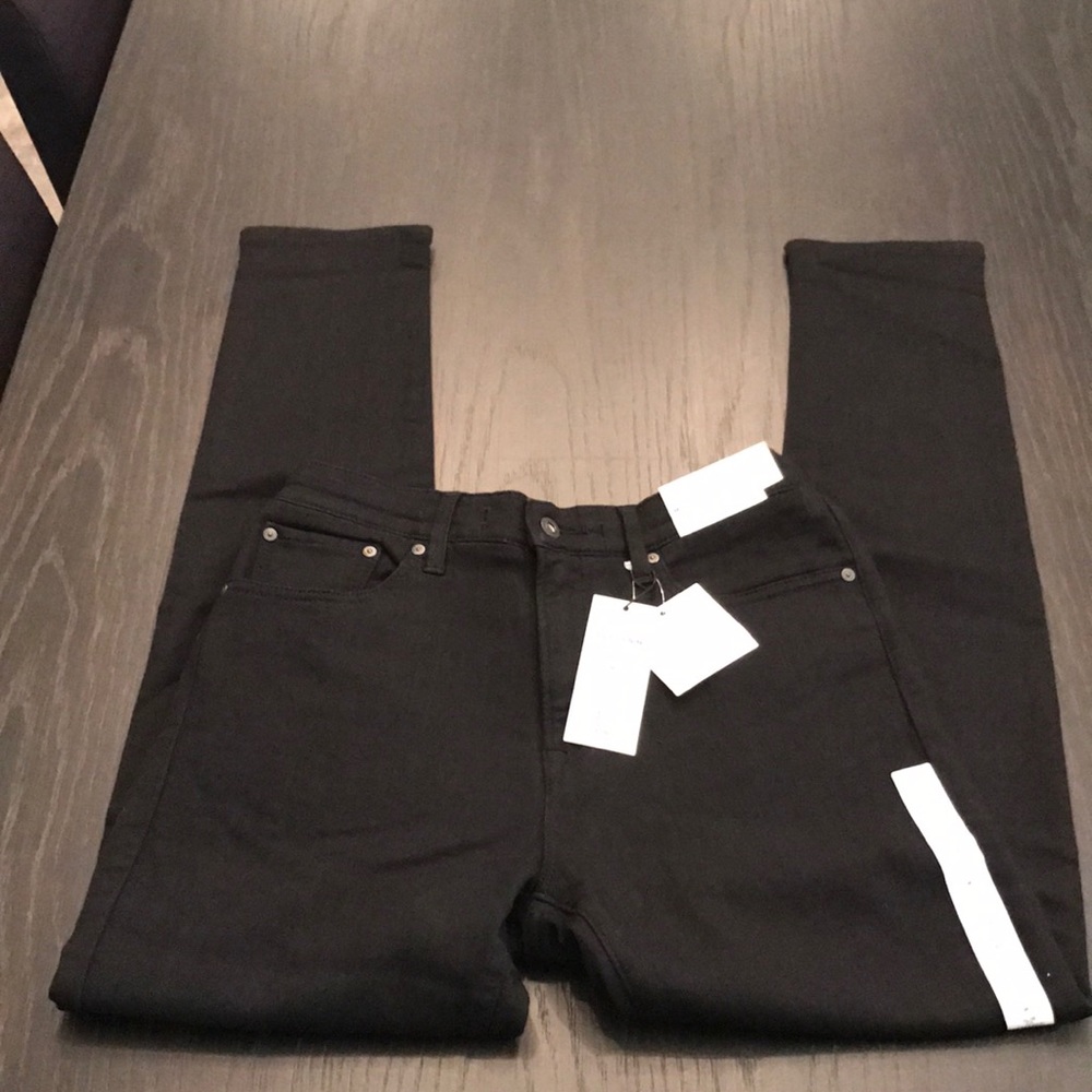NWT MENS UNIQLO BLACK SKINNY EZY JEANS SIZE MEDIUM